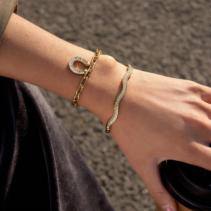 Horseshoe U Shape Zircon Bracelets suppliers